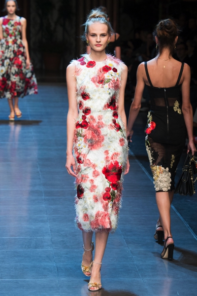 Dolce-Gabbana-vestiti-piume-primavera-estate-2016_oggetto_editoriale_720x600